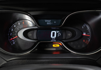 Подержанный автомобиль Renault Kaptur 2017 года (12 фото)