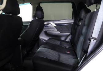 Подержанный автомобиль Mitsubishi Pajero Sport 2019 года (11 фото)