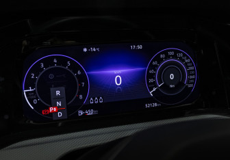 Подержанный автомобиль Volkswagen Golf Hatchback 2021 года (12 фото)