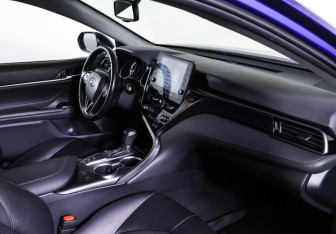 Подержанный автомобиль Toyota Camry Sedan 2021 года (11 фото)