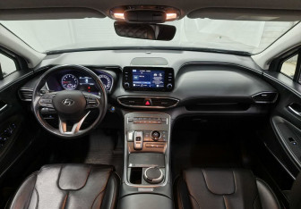 Подержанный автомобиль Hyundai Santa Fe 2021 года (11 фото)