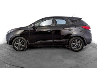 Подержанный автомобиль Hyundai ix35 2014 года (8 фото)