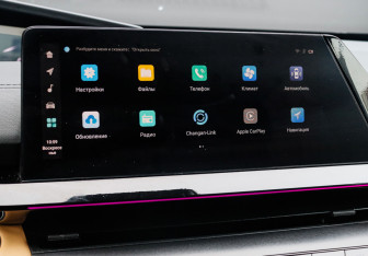 Подержанный автомобиль Changan UNI-V 2023 года (12 фото)