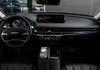 Подержанный автомобиль Genesis G80 2021 года (9 фото)