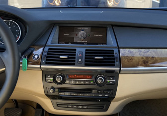 Подержанный автомобиль BMW X5 2008 года (12 фото)