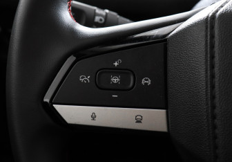 Подержанный автомобиль Changan UNI-S 2024 года (15 фото)