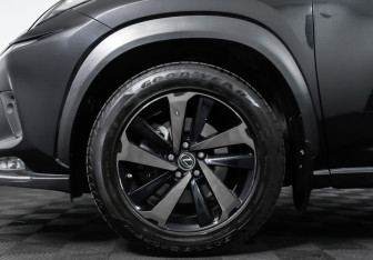 Подержанный автомобиль Lexus NX 2020 года (24 фото)