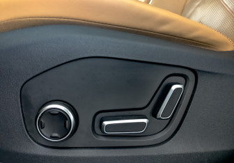 Подержанный автомобиль Zeekr 001 2023 года (30 фото)