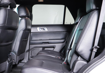 Подержанный автомобиль Ford Explorer 2015 года (22 фото)