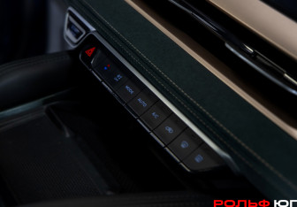 Подержанный автомобиль Geely Monjaro 2023 года (17 фото)