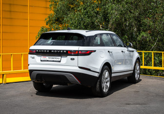 Подержанный автомобиль Land Rover Range Rover Velar 2017 года (4 фото)