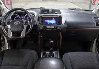 Подержанный автомобиль Toyota Land Cruiser Prado 2016 года (14 фото)