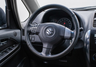 Подержанный автомобиль Suzuki SX4 Sedan 2008 года (15 фото)