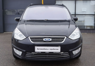 Подержанный автомобиль Ford Galaxy 2011 года (2 фото)