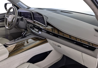 Подержанный автомобиль Cadillac Escalade Suv 2021 года (13 фото)