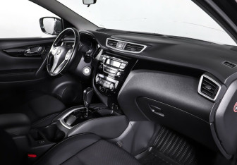 Подержанный автомобиль Nissan Qashqai 2017 года (9 фото)
