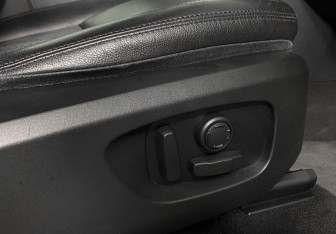 Подержанный автомобиль Land Rover Discovery Sport 2018 года (18 фото)