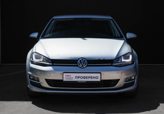 Подержанный автомобиль Volkswagen Golf Hatchback 2014 года (2 фото)
