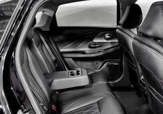 Подержанный автомобиль Chery Arrizo 8 2024 года (12 фото)