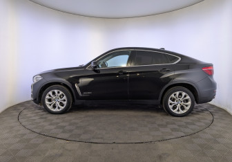Подержанный автомобиль BMW X6 2016 года (8 фото)