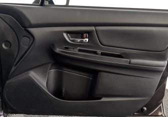 Подержанный автомобиль Subaru XV 2012 года (25 фото)