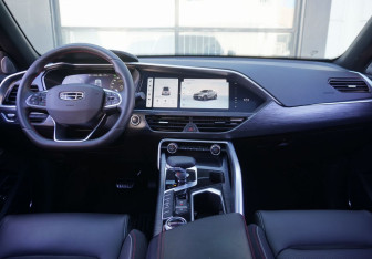 Подержанный автомобиль Geely Tugella 2023 года (13 фото)