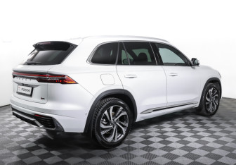 Подержанный автомобиль Geely Monjaro 2024 года (5 фото)