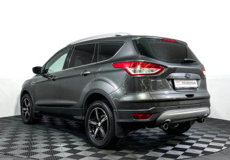 Подержанный автомобиль Ford Kuga 2016 года (7 фото)