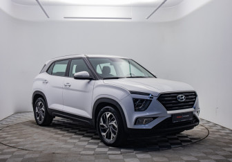 Подержанный автомобиль Hyundai Creta 2021 года (3 фото)