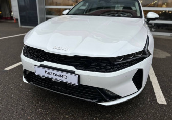 Новый Kia K5 2024 (2 фото)