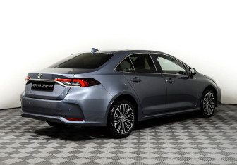 Подержанный автомобиль Toyota Corolla Sedan 2021 года (5 фото)
