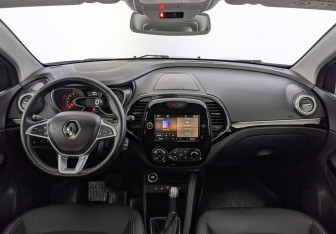 Подержанный автомобиль Renault Kaptur 2021 года (14 фото)