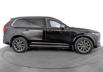 Подержанный автомобиль Volvo XC90 2017 года (4 фото)
