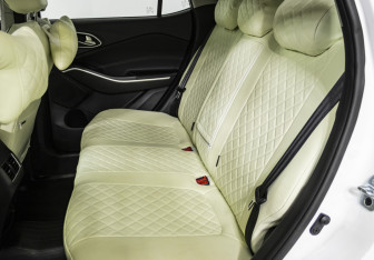 Подержанный автомобиль Москвич 3 2023 года (15 фото)