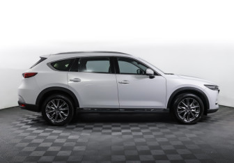 Подержанный автомобиль Mazda CX-8 2023 года (4 фото)