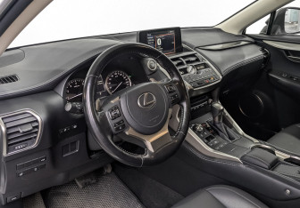 Подержанный автомобиль Lexus NX 2021 года (15 фото)