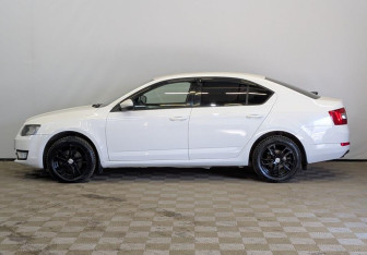 Подержанный автомобиль Skoda Octavia Liftback 2013 года (8 фото)