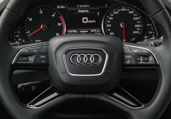 Подержанный автомобиль Audi Q7 2019 года (15 фото)