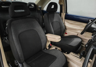 Подержанный автомобиль Volkswagen Beetle Hatchback 1999 года (13 фото)