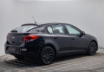 Подержанный автомобиль Chevrolet Cruze Hatchback 2013 года (5 фото)