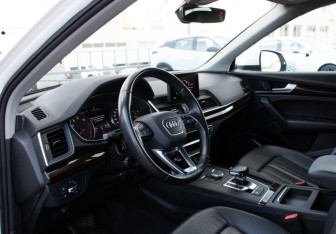 Подержанный автомобиль Audi Q5 2019 года (9 фото)