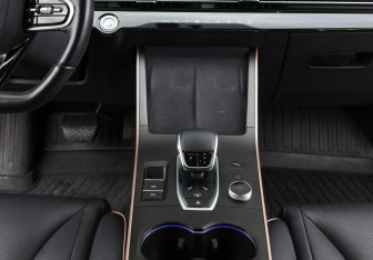 Подержанный автомобиль Omoda C5 2022 года (14 фото)