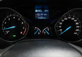 Подержанный автомобиль Ford Focus Sedan 2012 года (13 фото)