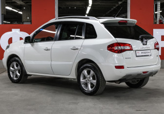 Подержанный автомобиль Renault Koleos 2013 года (7 фото)
