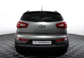 Подержанный автомобиль Kia Sportage 2011 года (6 фото)