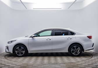 Подержанный автомобиль Kia Cerato Sedan 2019 года (2 фото)