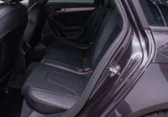 Подержанный автомобиль Audi A4 Sedan 2014 года (11 фото)