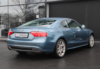 Подержанный автомобиль Audi A5 Coupe 2009 года (4 фото)
