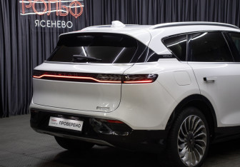 Подержанный автомобиль Voyah Free 2023 года (29 фото)