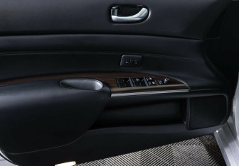 Подержанный автомобиль Nissan Teana 2013 года (18 фото)